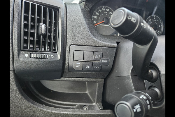 Peugeot Boxer 330 2.2 BlueHDi 140 L2H2 Premium Trekhaak! Airco! NAP! Cruise Control! Nette Bus!