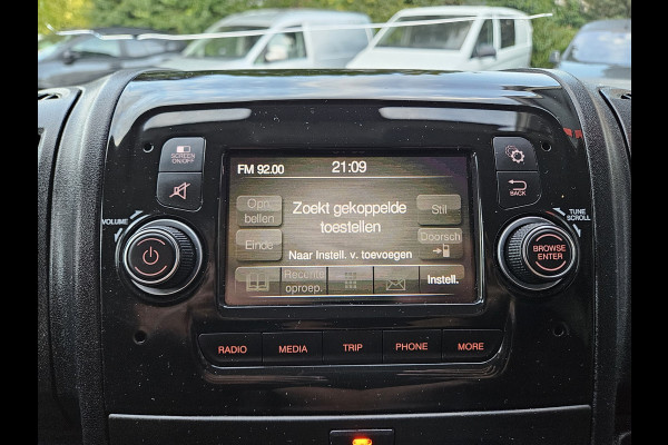 Peugeot Boxer 330 2.2 BlueHDi 140 L2H2 Premium Trekhaak! Airco! NAP! Cruise Control! Nette Bus!
