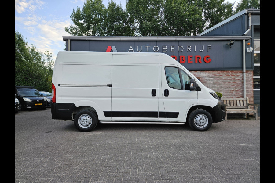 Peugeot Boxer 330 2.2 BlueHDi 140 L2H2 Premium Trekhaak! Airco! NAP! Cruise Control! Nette Bus!
