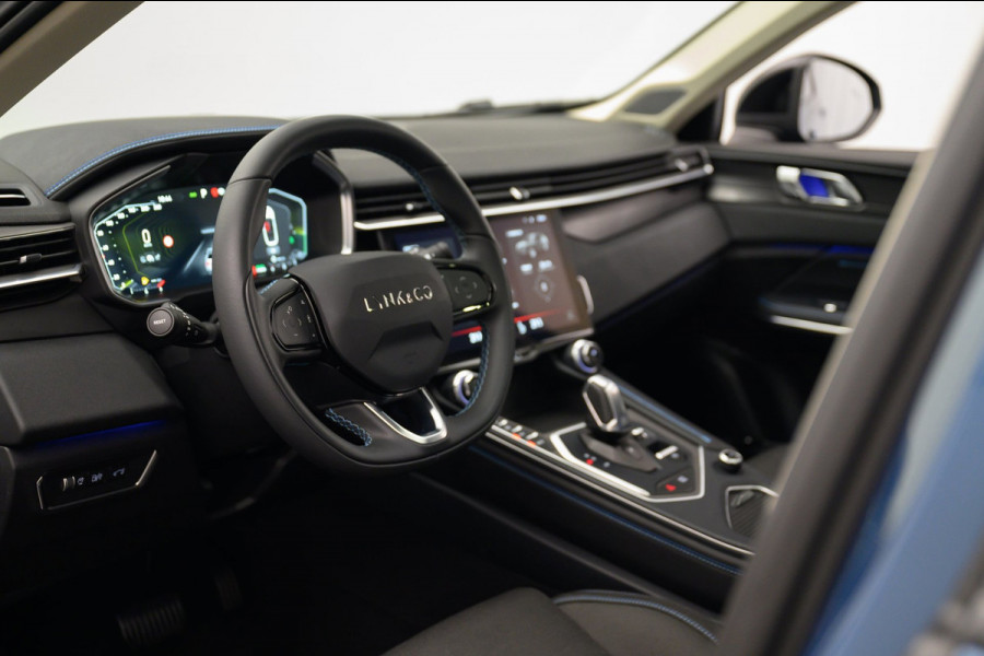 Lynk & Co 01 1.5 261PK Plug-in Hybrid *ZWARTE HEMEL* 360° Camera Pano/dak Apple/Carplay Adaptive/Cruise