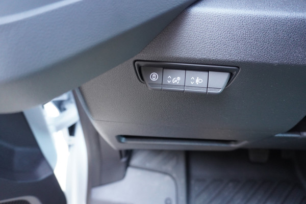 Renault Master E-Tech T35 L2H2 Advance long range 87 kWh 143PK Automaat nr.V063 | climate | Cruise | Camera | Trekhaak | Betimmering