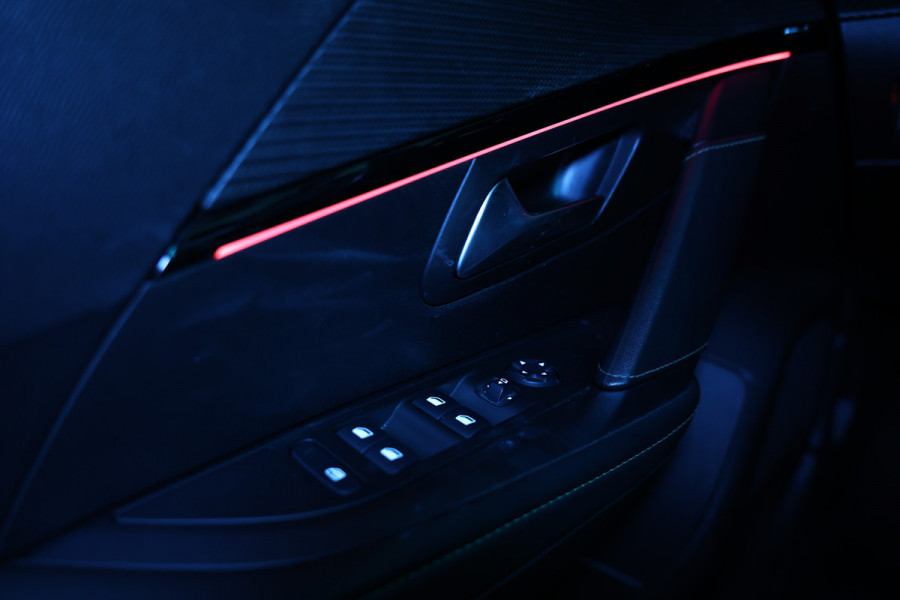 Peugeot 208 1.2 PureTech GT-Line AVM AUTOMAAAT PANO NAVI DRAADLS OPLADEN TOPSTAAT ! 2020