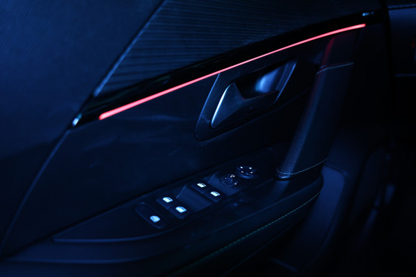 Peugeot 208 1.2 PureTech GT-Line AVM AUTOMAAAT PANO NAVI DRAADLS OPLADEN TOPSTAAT ! 2020