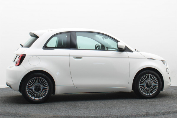 Fiat 500E Icon 42 kWh Virtual Cockpit, Cruise, Apple Carplay, Lane Assist, Climate, DAB, LED, 16''