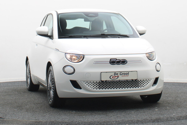 Fiat 500E Icon 42 kWh Virtual Cockpit, Cruise, Apple Carplay, Lane Assist, Climate, DAB, LED, 16''