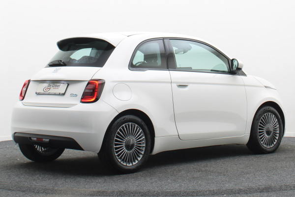 Fiat 500E Icon 42 kWh Virtual Cockpit, Cruise, Apple Carplay, Lane Assist, Climate, DAB, LED, 16''