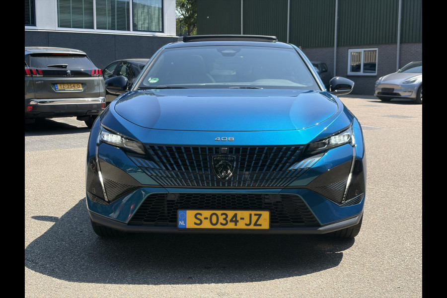 Peugeot 408 1.6 HYbrid GT 225 EAT8 First Edition FULL OPTION!| PANO| FOCAL AUDIO| MEMORY STOEL| 360 CAMERA| ADAPTIVE CRUISE CONTROL| STOEL + STUURVERWARMING| ELEKTRISCHE ACHTERKLEP| RIJKLAAR GELEVERD INCL. 12 MND BOVAG GARANTIE