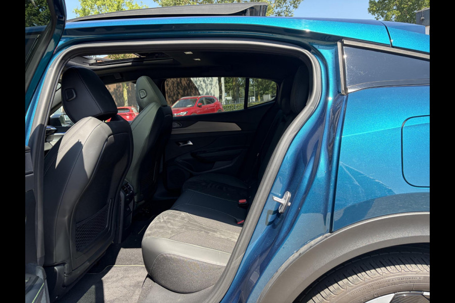 Peugeot 408 1.6 HYbrid GT 225 EAT8 First Edition FULL OPTION!| PANO| FOCAL AUDIO| MEMORY STOEL| 360 CAMERA| ADAPTIVE CRUISE CONTROL| STOEL + STUURVERWARMING| ELEKTRISCHE ACHTERKLEP| RIJKLAAR GELEVERD INCL. 12 MND BOVAG GARANTIE