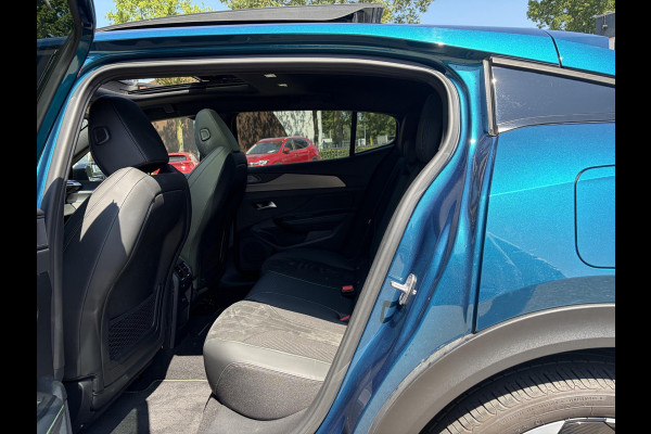 Peugeot 408 1.6 HYbrid GT 225 EAT8 First Edition FULL OPTION!| PANO| FOCAL AUDIO| MEMORY STOEL| 360 CAMERA| ADAPTIVE CRUISE CONTROL| STOEL + STUURVERWARMING| ELEKTRISCHE ACHTERKLEP| RIJKLAAR GELEVERD INCL. 12 MND BOVAG GARANTIE