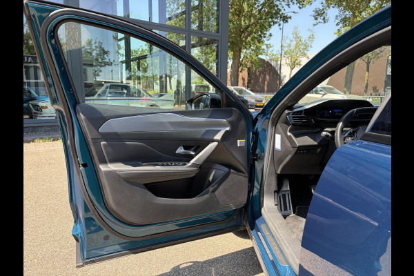 Peugeot 408 1.6 HYbrid GT 225 EAT8 First Edition FULL OPTION!| PANO| FOCAL AUDIO| MEMORY STOEL| 360 CAMERA| ADAPTIVE CRUISE CONTROL| STOEL + STUURVERWARMING| ELEKTRISCHE ACHTERKLEP| RIJKLAAR GELEVERD INCL. 12 MND BOVAG GARANTIE