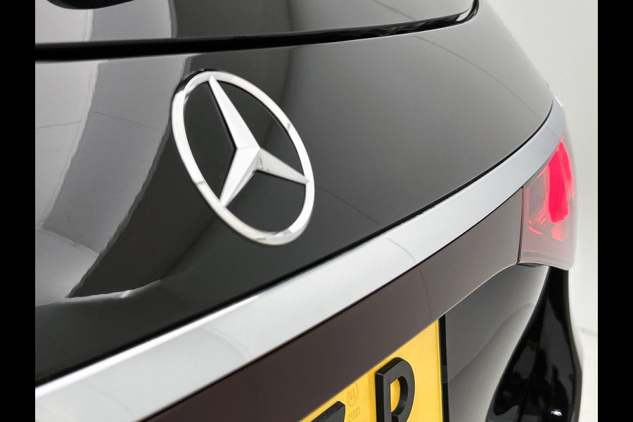 Mercedes-Benz E-Klasse Estate 300 e Sport Edition | AMG Line | Panorama dak | Burmester® 4D surround sound system | Widescreen | Apple CarPlay Inclusief 24 maanden MB Certified garantie voor Europa.