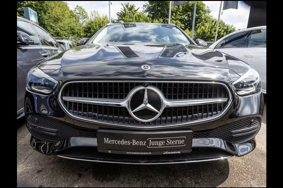 Mercedes-Benz C-Klasse Estate 300e T AVANTGARDE ** LED, PANO, DISTR. MEMORY, WINTER & SPIEGEL-PACK ** Ex MB-AG - 3.425km (!) ** ** INFORMEER OOK NAAR ONZE AANTREKKELIJKE FINANCIAL-LEASE TARIEVEN **