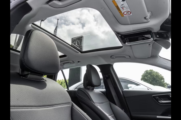 Mercedes-Benz C-Klasse Estate 300e T AVANTGARDE ** LED, PANO, DISTR. MEMORY, WINTER & SPIEGEL-PACK ** Ex MB-AG - 3.425km (!) ** ** INFORMEER OOK NAAR ONZE AANTREKKELIJKE FINANCIAL-LEASE TARIEVEN **
