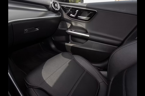 Mercedes-Benz C-Klasse Estate 300e T AVANTGARDE ** LED, PANO, DISTR. MEMORY, WINTER & SPIEGEL-PACK ** Ex MB-AG - 3.425km (!) ** ** INFORMEER OOK NAAR ONZE AANTREKKELIJKE FINANCIAL-LEASE TARIEVEN **