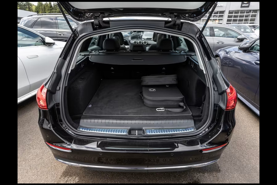 Mercedes-Benz C-Klasse Estate 300e T AVANTGARDE ** LED, PANO, DISTR. MEMORY, WINTER & SPIEGEL-PACK ** Ex MB-AG - 3.425km (!) ** ** INFORMEER OOK NAAR ONZE AANTREKKELIJKE FINANCIAL-LEASE TARIEVEN **