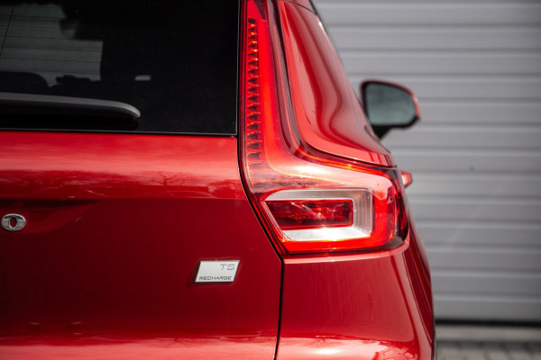Volvo XC40 1.5 T5 Recharge Inscription / SOH 88% / Trekhaak / Panorama / 360 Camera