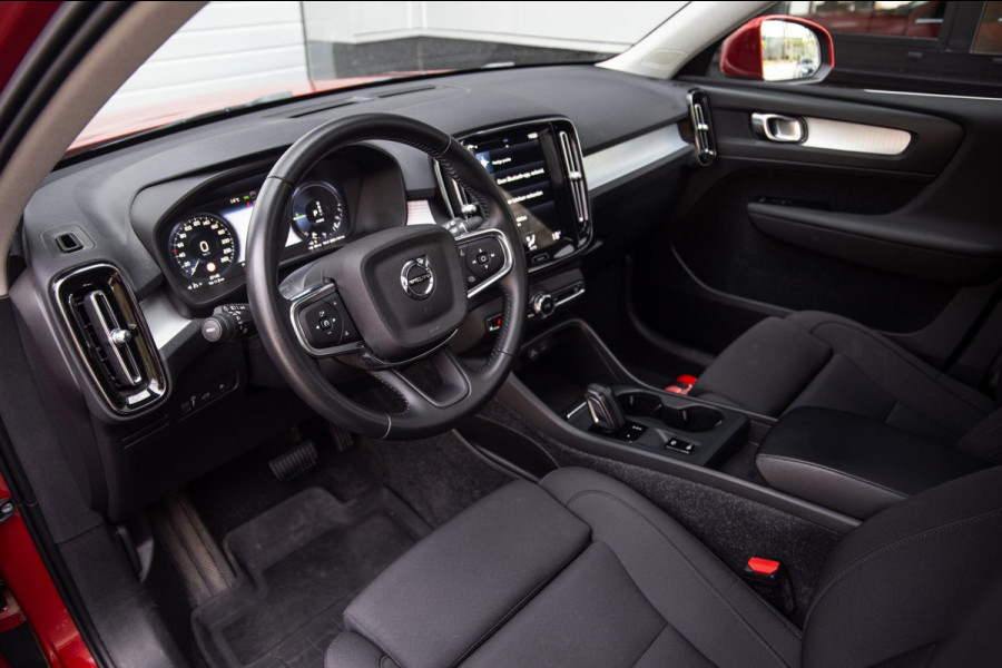 Volvo XC40 1.5 T5 Recharge Inscription / SOH 88% / Trekhaak / Panorama / 360 Camera