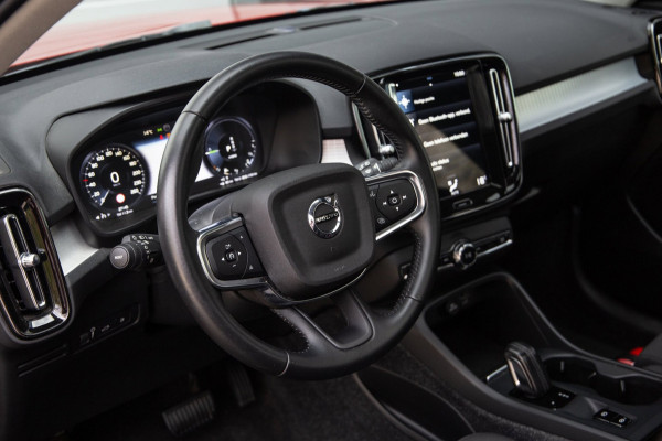 Volvo XC40 1.5 T5 Recharge Inscription / SOH 88% / Trekhaak / Panorama / 360 Camera