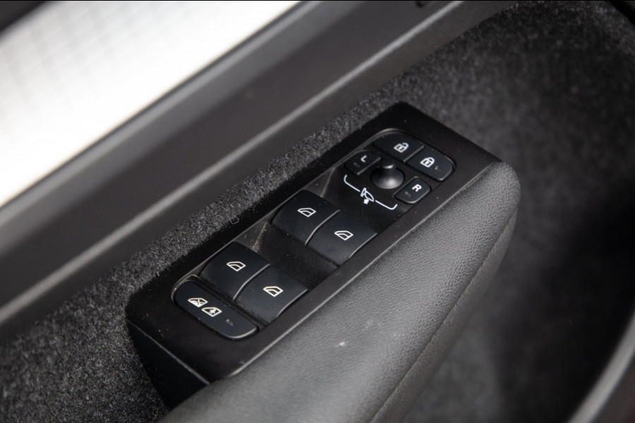 Volvo XC40 1.5 T5 Recharge Inscription / SOH 88% / Trekhaak / Panorama / 360 Camera
