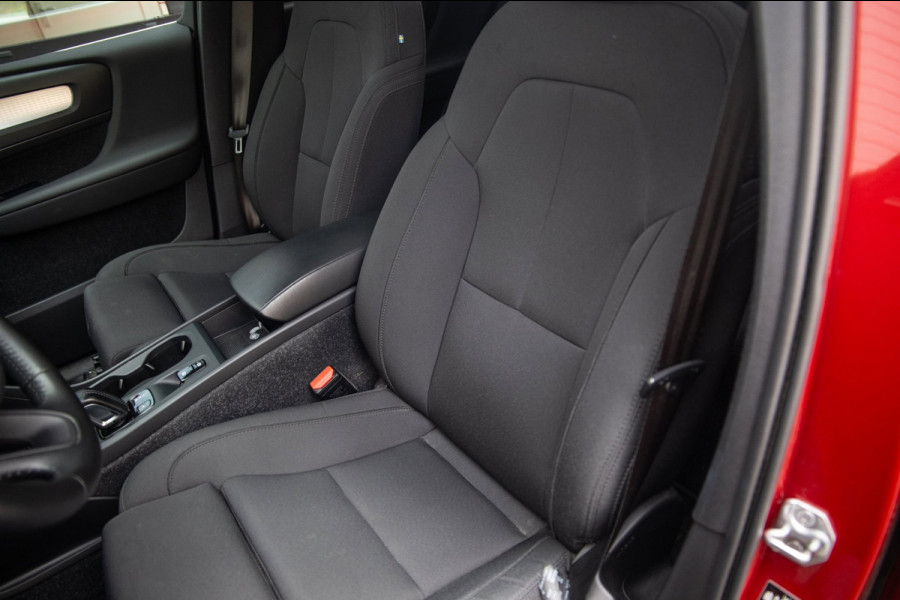 Volvo XC40 1.5 T5 Recharge Inscription / SOH 88% / Trekhaak / Panorama / 360 Camera