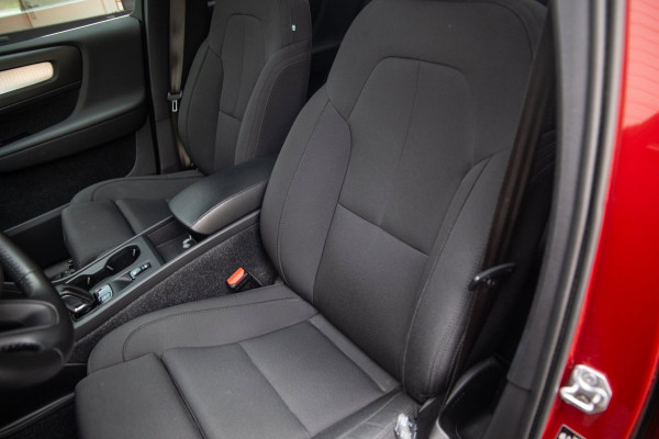 Volvo XC40 1.5 T5 Recharge Inscription / SOH 88% / Trekhaak / Panorama / 360 Camera