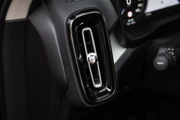 Volvo XC40 1.5 T5 Recharge Inscription / SOH 88% / Trekhaak / Panorama / 360 Camera