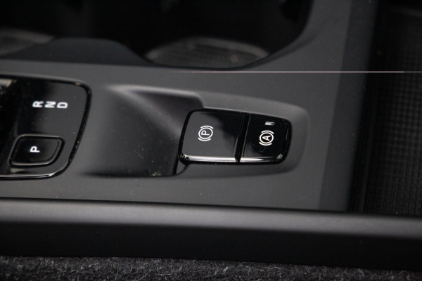 Volvo XC40 1.5 T5 Recharge Inscription / SOH 88% / Trekhaak / Panorama / 360 Camera