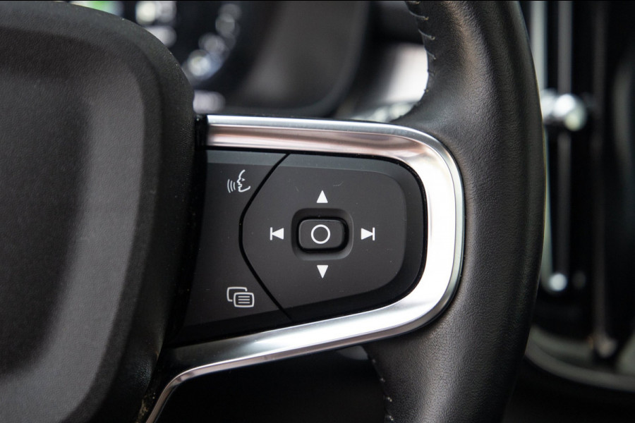 Volvo XC40 1.5 T5 Recharge Inscription / SOH 88% / Trekhaak / Panorama / 360 Camera