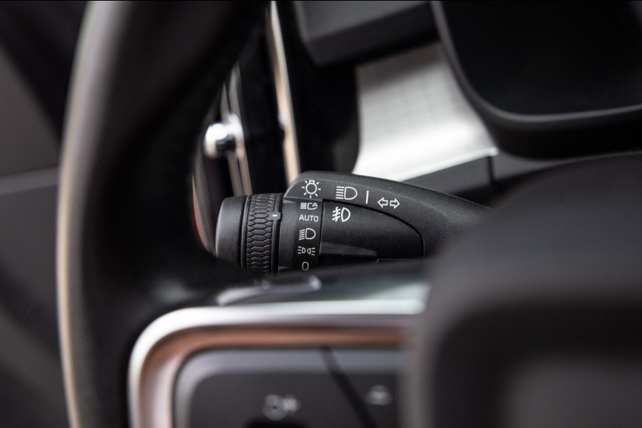 Volvo XC40 1.5 T5 Recharge Inscription / SOH 88% / Trekhaak / Panorama / 360 Camera