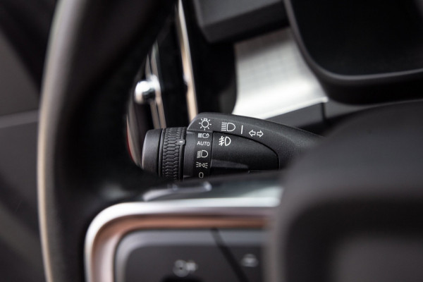 Volvo XC40 1.5 T5 Recharge Inscription / SOH 88% / Trekhaak / Panorama / 360 Camera