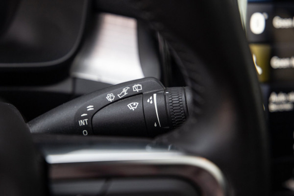 Volvo XC40 1.5 T5 Recharge Inscription / SOH 88% / Trekhaak / Panorama / 360 Camera