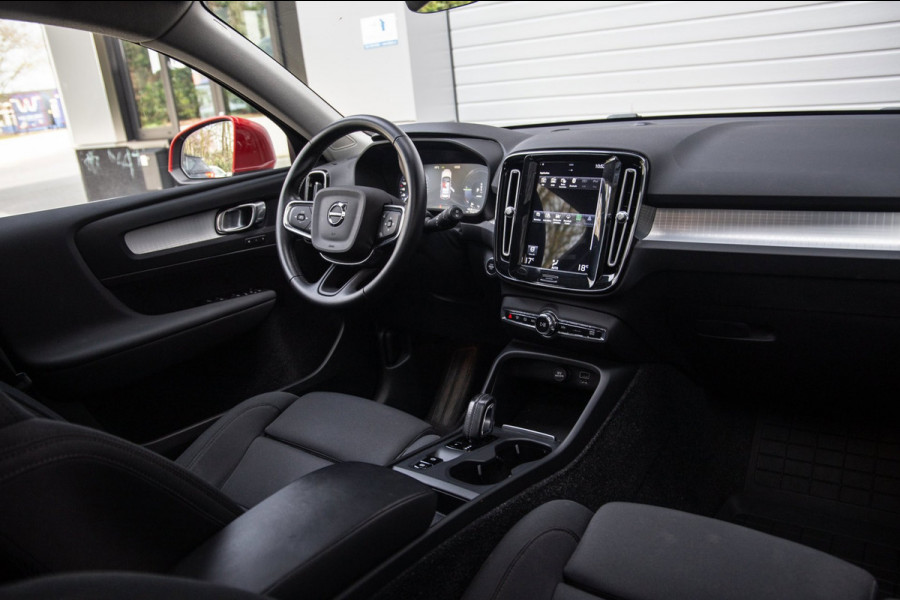 Volvo XC40 1.5 T5 Recharge Inscription / SOH 88% / Trekhaak / Panorama / 360 Camera