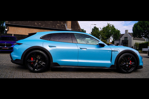 Porsche Taycan Cross Turismo 4S 93 kWh | 4 Wiel besturing | Bose | Camera | Ijsblauw Metallic | 490PK