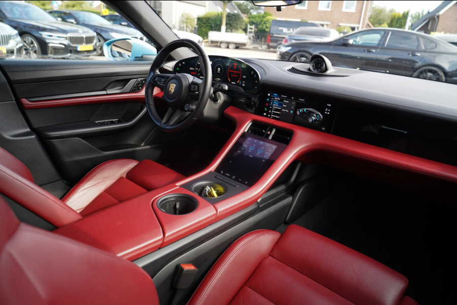 Porsche Taycan Cross Turismo 4S 93 kWh | 4 Wiel besturing | Bose | Camera | Ijsblauw Metallic | 490PK