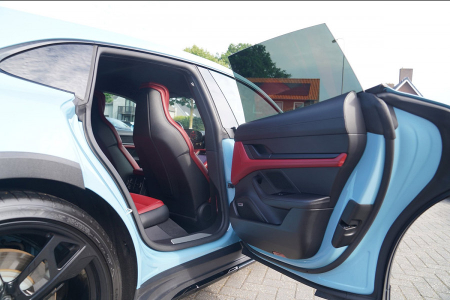 Porsche Taycan Cross Turismo 4S 93 kWh | 4 Wiel besturing | Bose | Camera | Ijsblauw Metallic | 490PK
