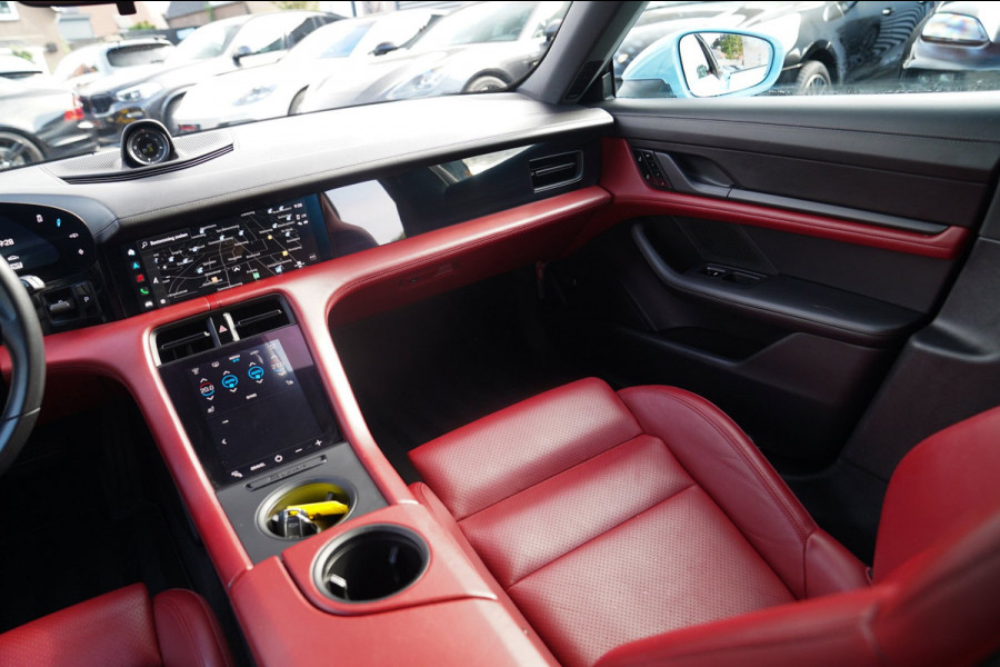 Porsche Taycan Cross Turismo 4S 93 kWh | 4 Wiel besturing | Bose | Camera | Ijsblauw Metallic | 490PK