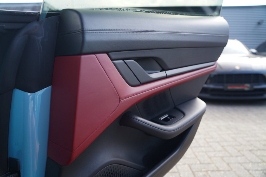 Porsche Taycan Cross Turismo 4S 93 kWh | 4 Wiel besturing | Bose | Camera | Ijsblauw Metallic | 490PK