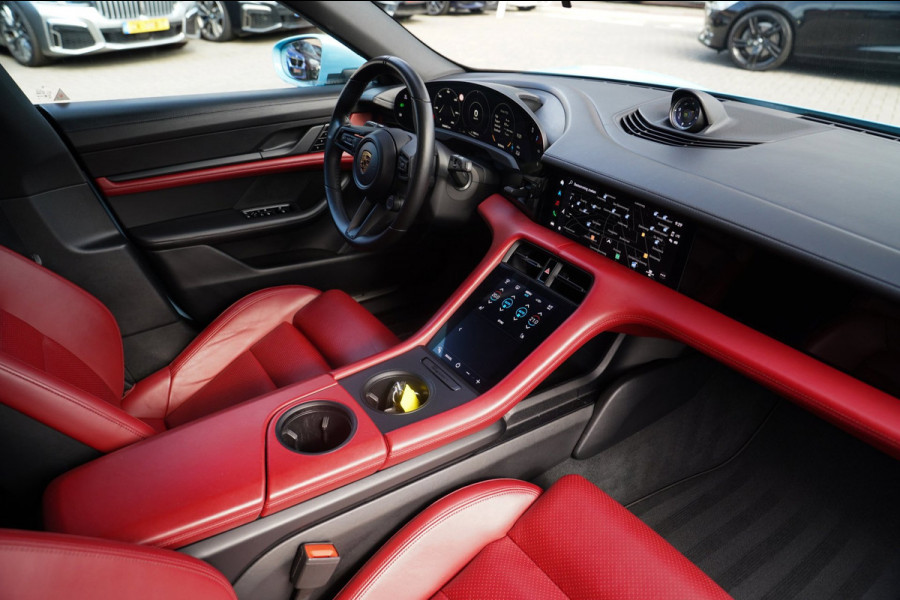 Porsche Taycan Cross Turismo 4S 93 kWh | 4 Wiel besturing | Bose | Camera | Ijsblauw Metallic | 490PK