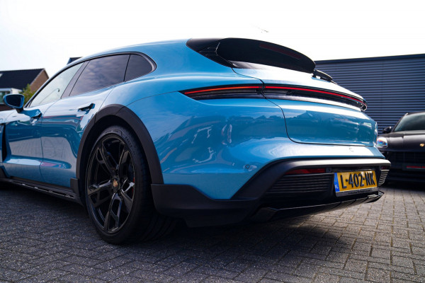 Porsche Taycan Cross Turismo 4S 93 kWh | 4 Wiel besturing | Bose | Camera | Ijsblauw Metallic | 490PK