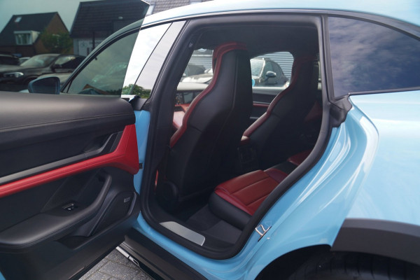 Porsche Taycan Cross Turismo 4S 93 kWh | 4 Wiel besturing | Bose | Camera | Ijsblauw Metallic | 490PK