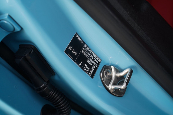 Porsche Taycan Cross Turismo 4S 93 kWh | 4 Wiel besturing | Bose | Camera | Ijsblauw Metallic | 490PK