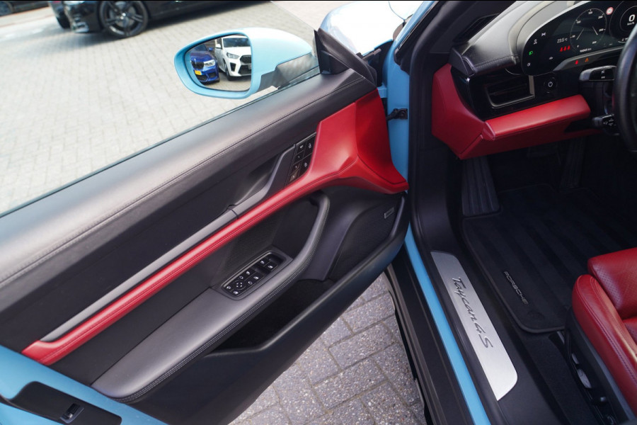 Porsche Taycan Cross Turismo 4S 93 kWh | 4 Wiel besturing | Bose | Camera | Ijsblauw Metallic | 490PK