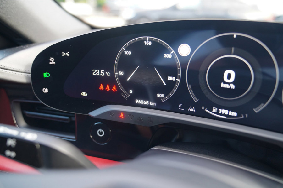 Porsche Taycan Cross Turismo 4S 93 kWh | 4 Wiel besturing | Bose | Camera | Ijsblauw Metallic | 490PK