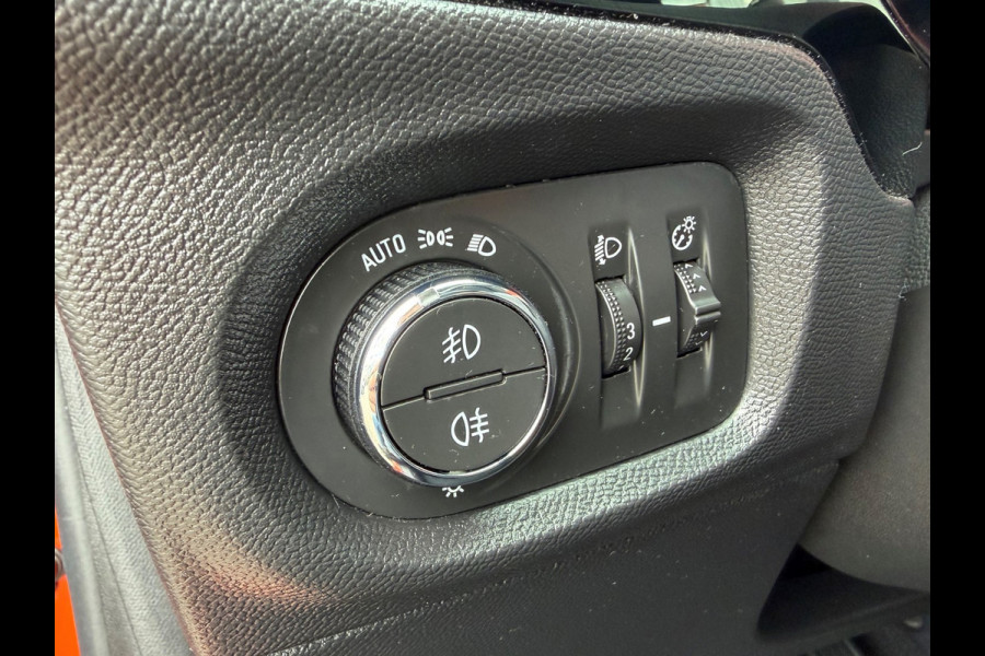 Opel Corsa 1.2 Elegance / CarPlay /