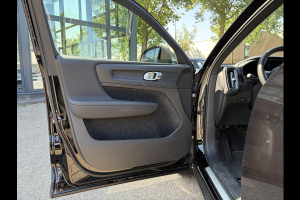 Volvo XC40 Recharge Core 70 kWh SOH 96% | ACHTERUITRIJCAMERA| WARMTEPOMP| STOEL + STUURVERWARMING