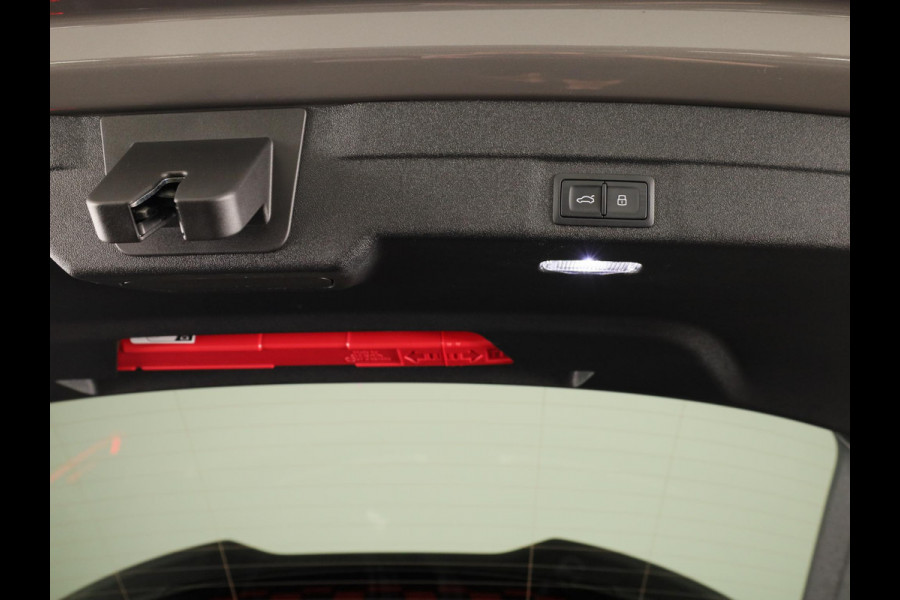 Audi A5 Avant RS 5 e-hybrid quattro | Panoramadak | Keramische remmen | Carbon pakket | RS Design pakket | Head Up display |
