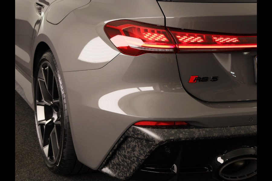 Audi A5 Avant RS 5 e-hybrid quattro | Panoramadak | Keramische remmen | Carbon pakket | RS Design pakket | Head Up display |