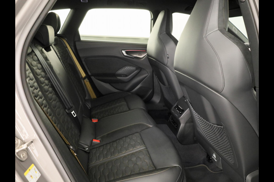 Audi A5 Avant RS 5 e-hybrid quattro | Panoramadak | Keramische remmen | Carbon pakket | RS Design pakket | Head Up display |