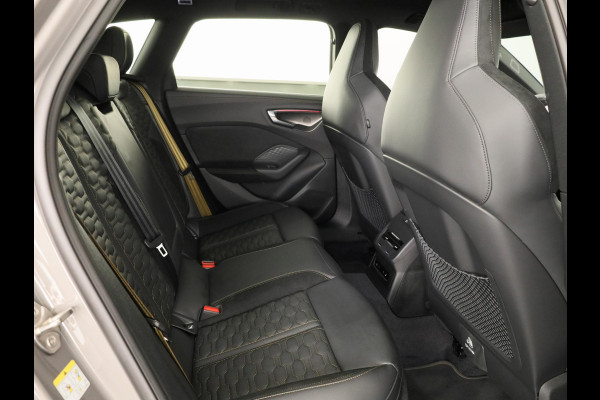 Audi A5 Avant RS 5 e-hybrid quattro | Panoramadak | Keramische remmen | Carbon pakket | RS Design pakket | Head Up display |