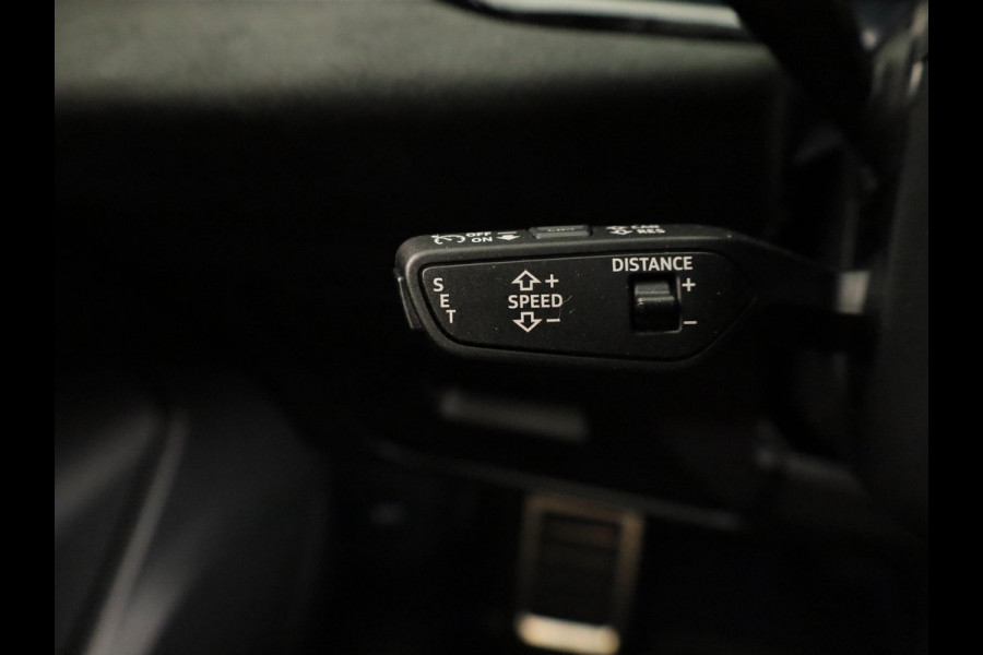 Audi A5 Avant RS 5 e-hybrid quattro | Panoramadak | Keramische remmen | Carbon pakket | RS Design pakket | Head Up display |